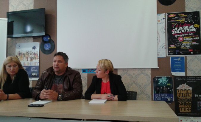 kontakt-plus-radio-o-o-okruglom-stolu-organizovanom-od-strane-nvo-acdc-na-temu-osnazivanje-zena-kroz-povecanje-svesti-o-zenskim-pravima-svojine