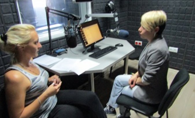 acdc-za-osnazen-polozaj-zena-na-severu-kosova-radio-kontakt-plus