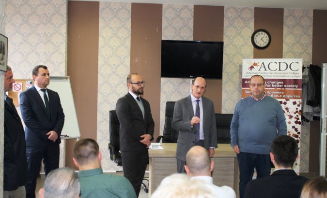 unmik_dsrsg_visits_ngo_acdc_training_with_young_lawyers